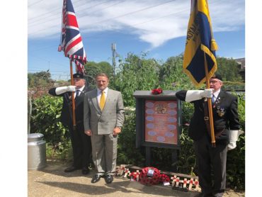 Wreath Laying at the Memorial to the Railwaymen of St. Albans