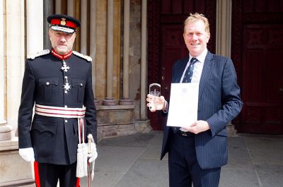 The Lord-Lieutenant presents the QAVS to Computer Friendly