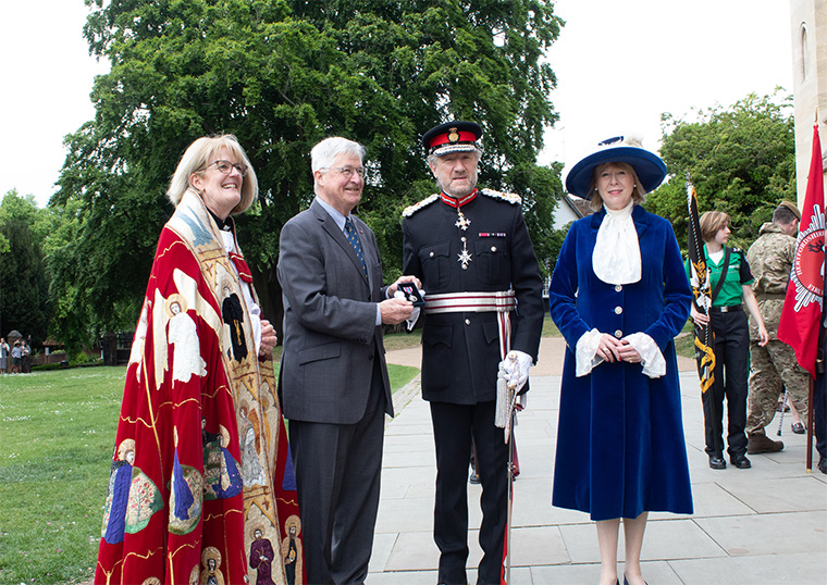 Lord-Lieutenant receives a Platinum Jubilee medal