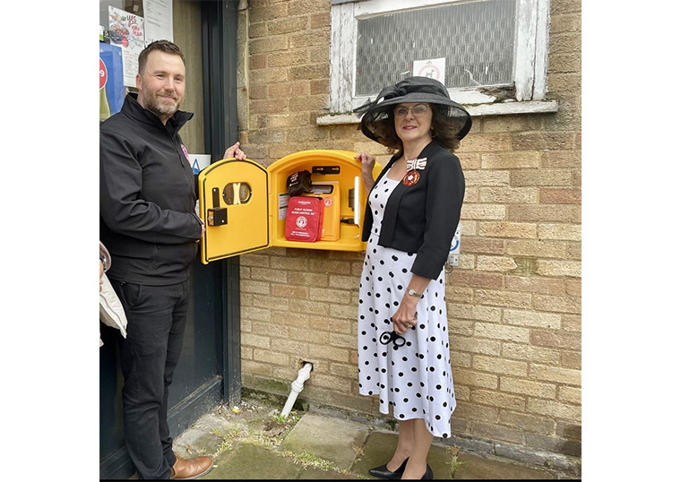 Unveiling of Defibrillator outside Wormley Community Centre and Costcutter