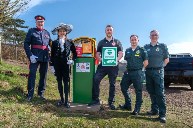 Installation of defibrillator and bleed kit at Panshanger Park